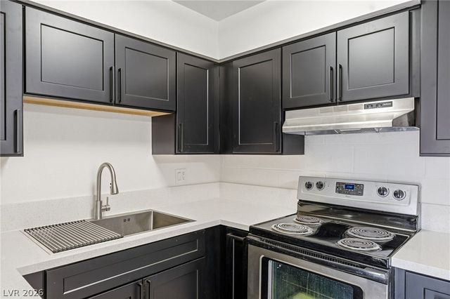 615 South Royal Crest Circle 13, Las Vegas, NV 89169