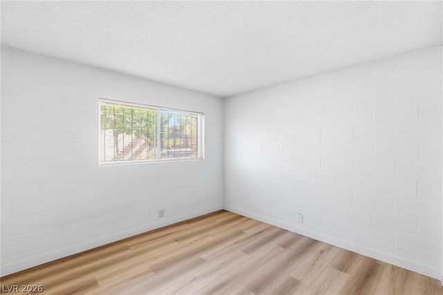 615 South Royal Crest Circle 13, Las Vegas, NV 89169