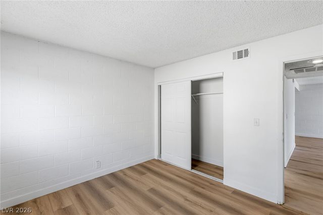 615 South Royal Crest Circle 13, Las Vegas, NV 89169