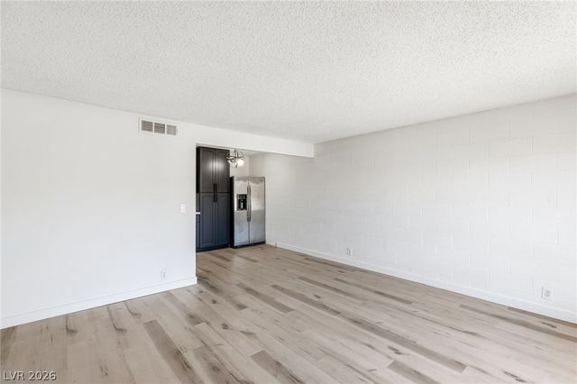 615 South Royal Crest Circle 13, Las Vegas, NV 89169