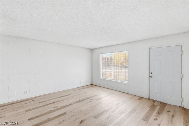 615 South Royal Crest Circle 13, Las Vegas, NV 89169
