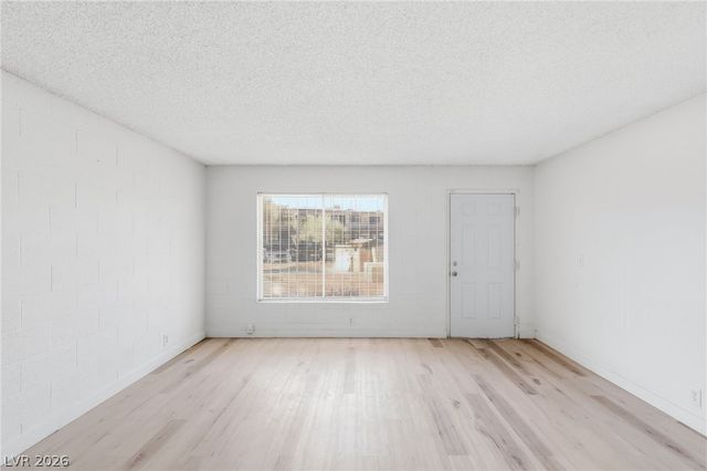 615 South Royal Crest Circle 13, Las Vegas, NV 89169