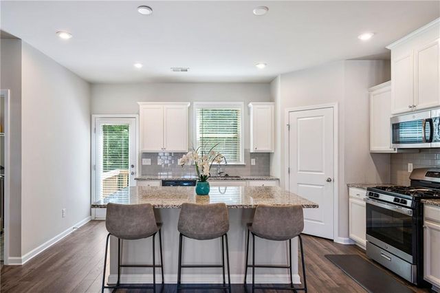 211 Mahone Drive, Lilburn, GA 30047