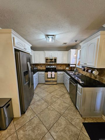 19 Alfred Cove, Conway, AR 72034