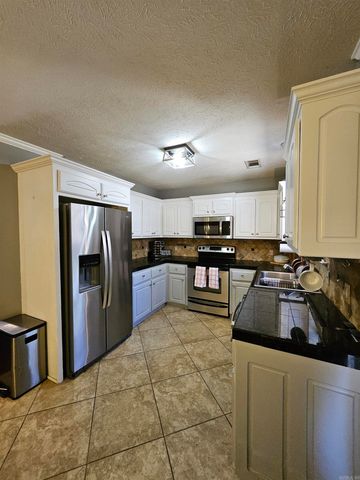 19 Alfred Cove, Conway, AR 72034