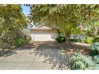 4915 Sw MARIGOLD St, Portland, OR 97219