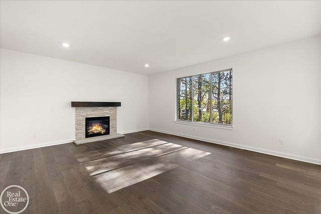 22138 Grove Drive, Macomb Twp, MI 48042