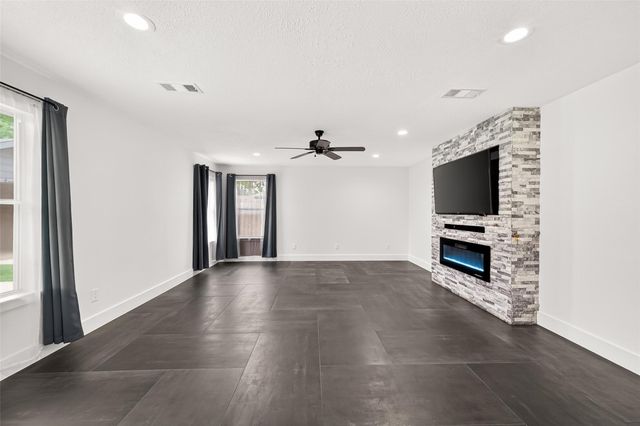 5252 Pinewood Terrace, Katy, TX 77493