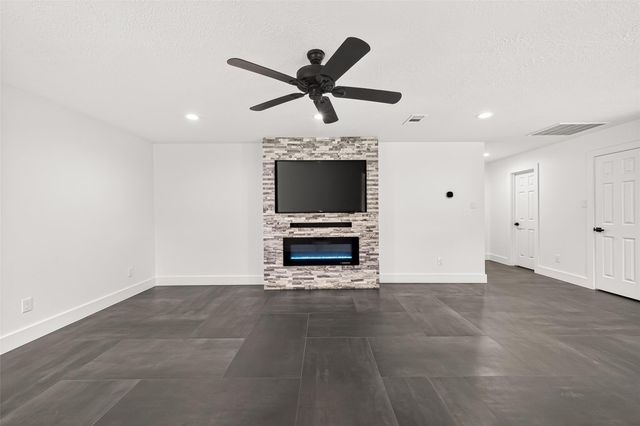 5252 Pinewood Terrace, Katy, TX 77493
