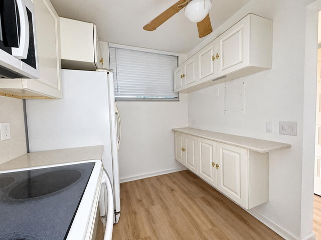 110 LAKE EMERALD Drive 103, Oakland Park, FL 33309