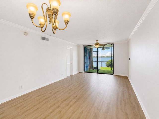 110 LAKE EMERALD Drive 103, Oakland Park, FL 33309