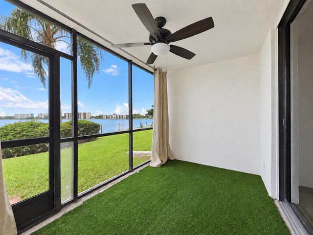 110 LAKE EMERALD Drive 103, Oakland Park, FL 33309