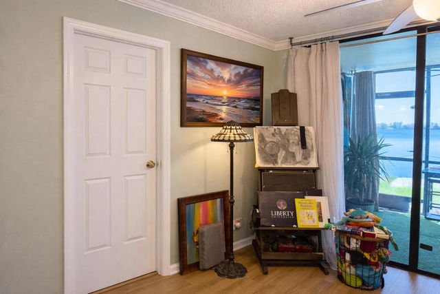 110 LAKE EMERALD Drive 103, Oakland Park, FL 33309