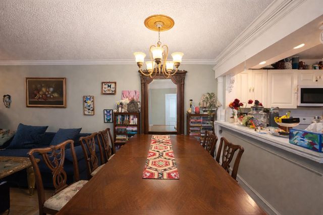 110 LAKE EMERALD Drive 103, Oakland Park, FL 33309