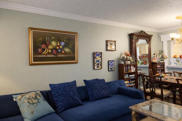110 LAKE EMERALD Drive 103, Oakland Park, FL 33309
