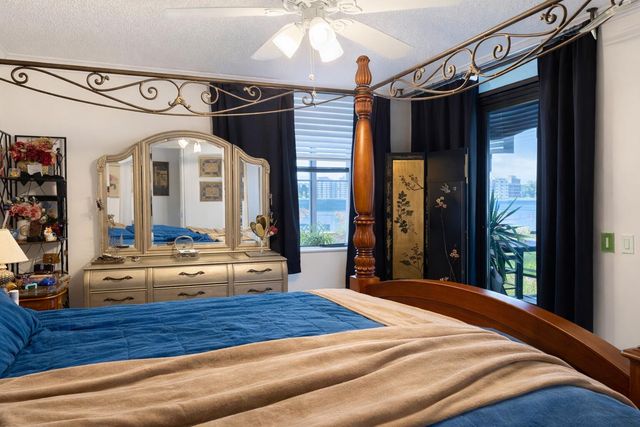 110 LAKE EMERALD Drive 103, Oakland Park, FL 33309