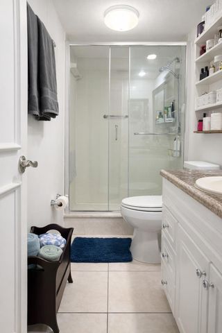 110 LAKE EMERALD Drive 103, Oakland Park, FL 33309