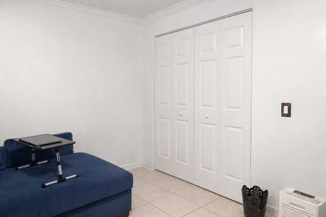 110 LAKE EMERALD Drive 103, Oakland Park, FL 33309
