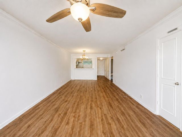 110 LAKE EMERALD Drive 103, Oakland Park, FL 33309