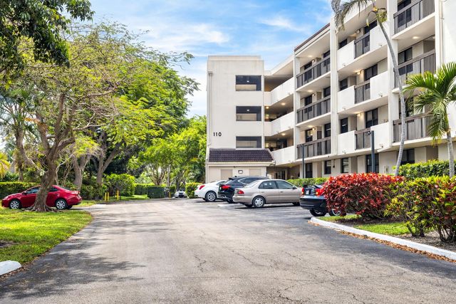 110 LAKE EMERALD Drive 103, Oakland Park, FL 33309