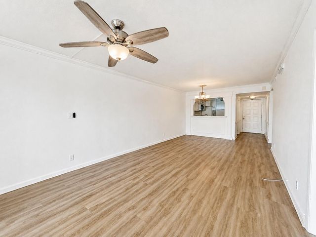 110 LAKE EMERALD Drive 103, Oakland Park, FL 33309
