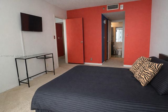 7601 E Treasure Dr 910, North Bay Village, FL 33141