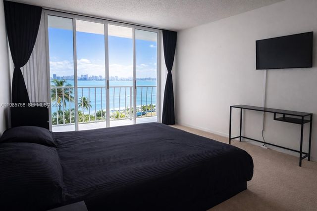 7601 E Treasure Dr 910, North Bay Village, FL 33141