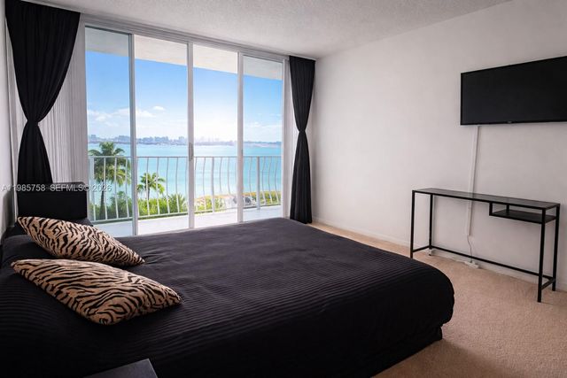 7601 E Treasure Dr 910, North Bay Village, FL 33141