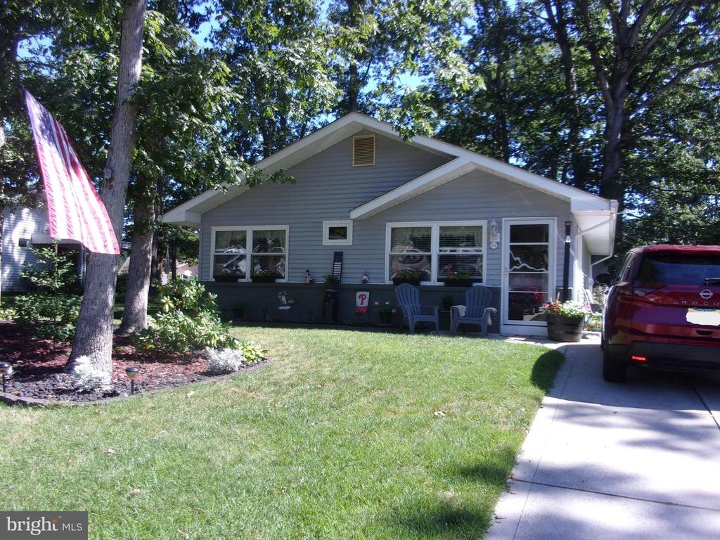 104 OAK AVE, Hammonton, NJ 08037
