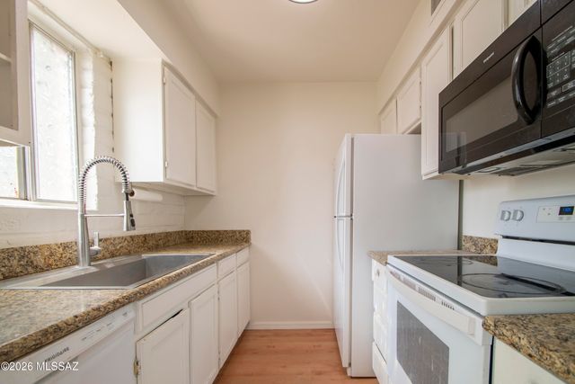 6549 E Calle La Paz Unit D, Tucson, AZ 85715