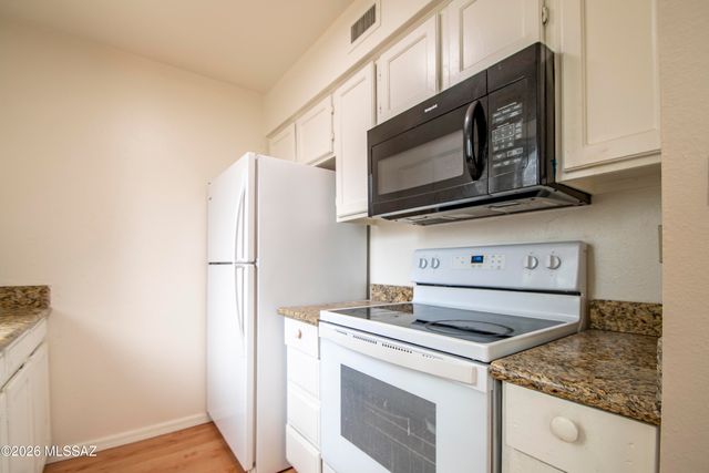 6549 E Calle La Paz Unit D, Tucson, AZ 85715