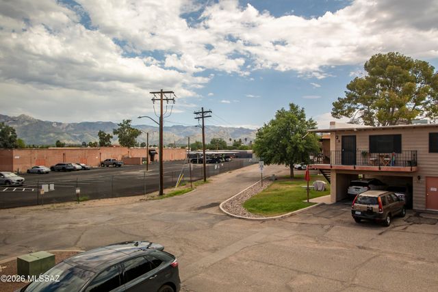 6549 E Calle La Paz Unit D, Tucson, AZ 85715