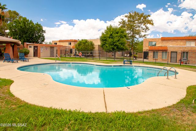 6549 E Calle La Paz Unit D, Tucson, AZ 85715