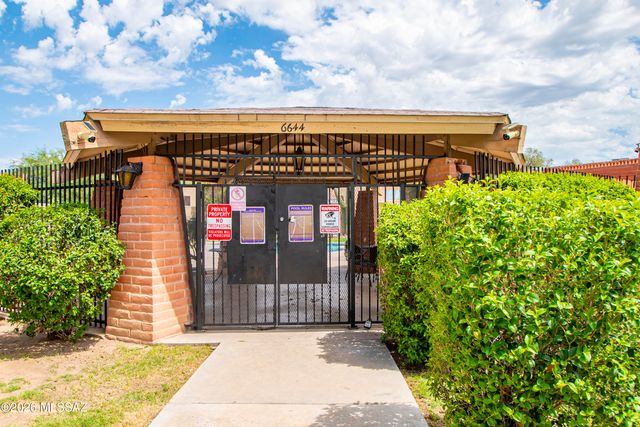 6549 E Calle La Paz Unit D, Tucson, AZ 85715