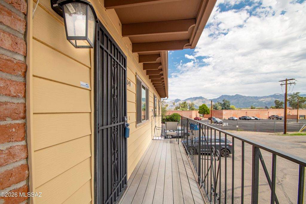 6549 E Calle La Paz Unit D, Tucson, AZ 85715