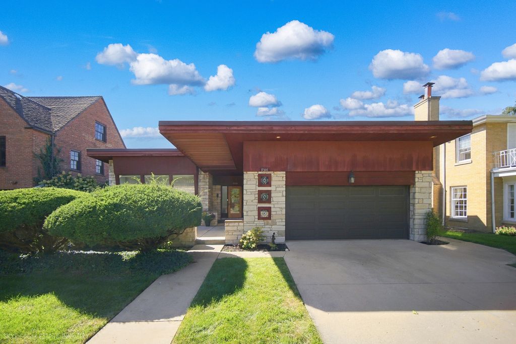 9336 S Bell Avenue, Chicago, IL 60643