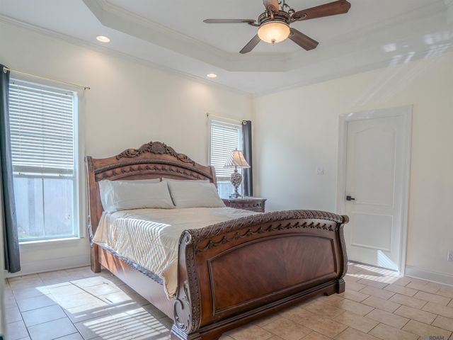 818 Bohne Rd, Port Allen, LA 70767