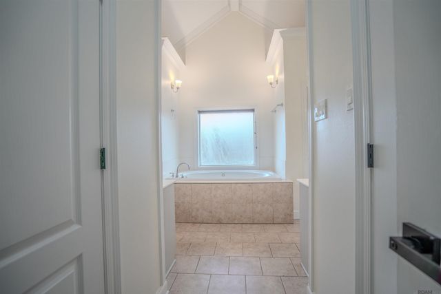 818 Bohne Rd, Port Allen, LA 70767