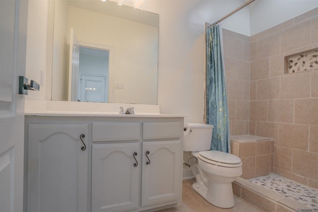 818 Bohne Rd, Port Allen, LA 70767