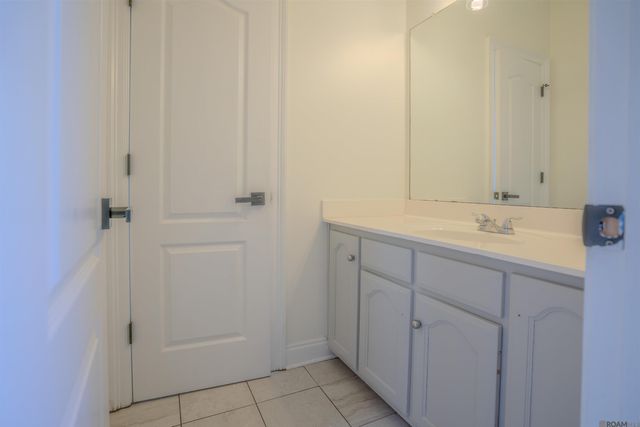 818 Bohne Rd, Port Allen, LA 70767