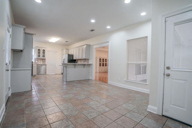 818 Bohne Rd, Port Allen, LA 70767