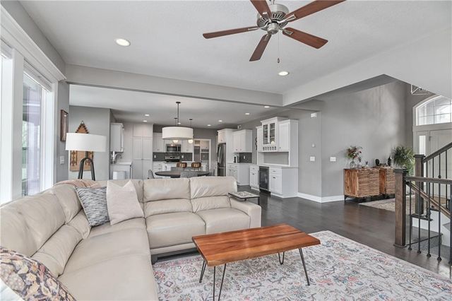 1500 NW 59th Street, Kansas City, MO 64118