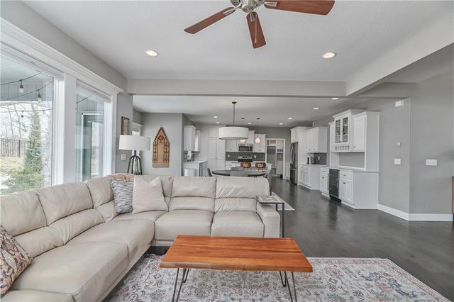 1500 NW 59th Street, Kansas City, MO 64118