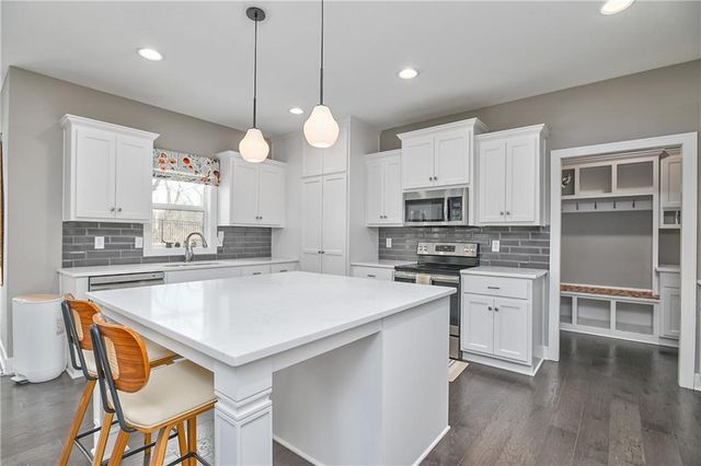 1500 NW 59th Street, Kansas City, MO 64118