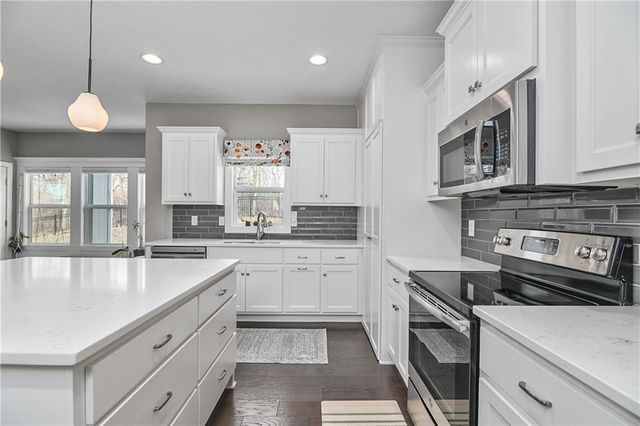 1500 NW 59th Street, Kansas City, MO 64118