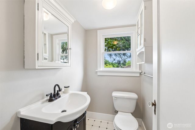 150 NW 84th Street, Seattle, WA 98117
