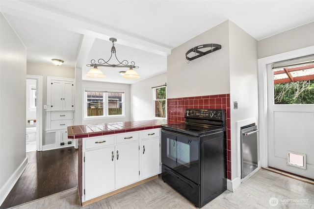 150 NW 84th Street, Seattle, WA 98117