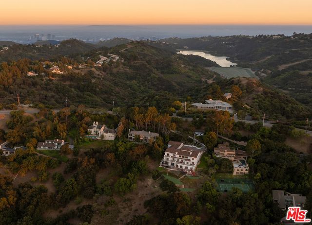 14655 Mulholland Drive, Los Angeles, CA 90077