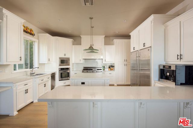 14655 Mulholland Drive, Los Angeles, CA 90077