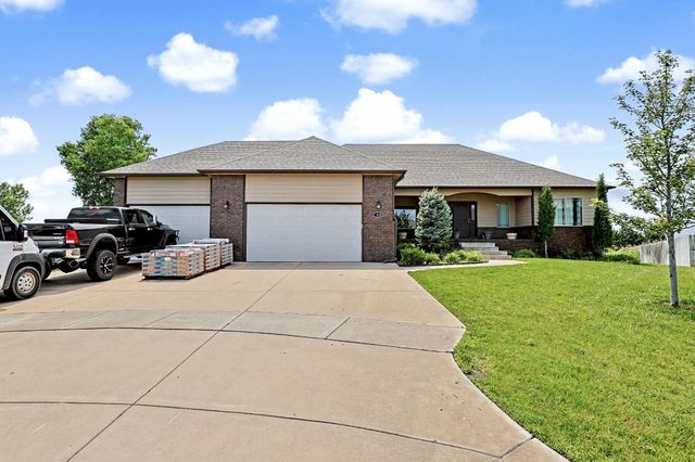 3315 S Bluelake Ct, Wichita, KS 67215